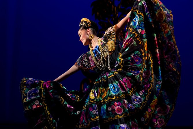 Small Group: Discover the Folkloric Ballet of Mexico - Inside the 90-minute performance