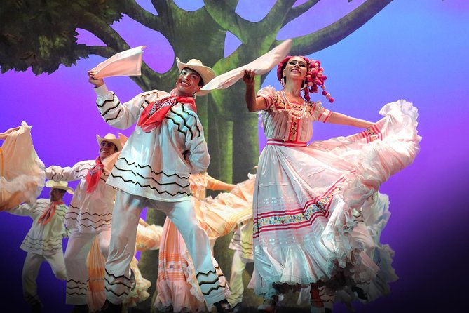Small Group: Discover the Folkloric Ballet of Mexico - What happens from hotel pickup to the theater
