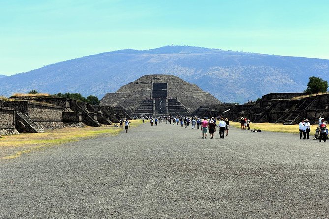 Small Group: Teotihuacan Pyramids and Shrine of Guadalupe with Lunch - The Basilica of Our Lady of Guadalupe