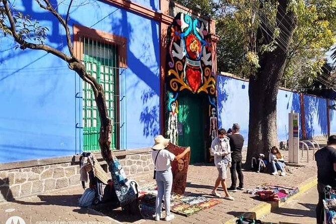 Small Groups: Xochimilco and Coyoacan - Plateria Rafael and the craft-shop question