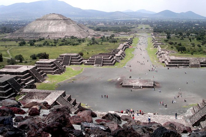 Small VIP Group: Teotihuacan Pyramids and Shrine of Guadalupe with lunch - Transportation can shape your whole day