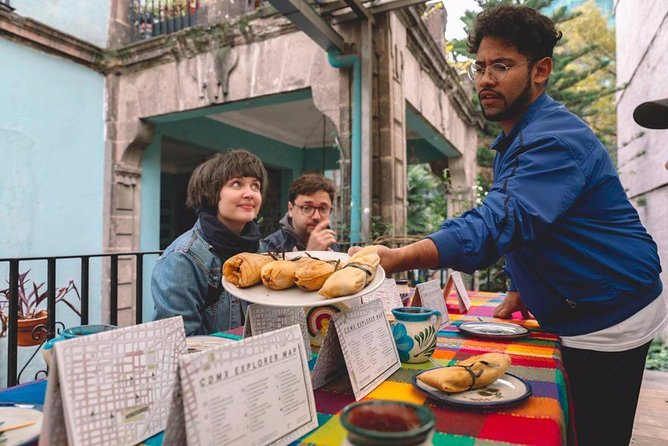 Street Food Tour with Friends - What the food and drink add to the experience