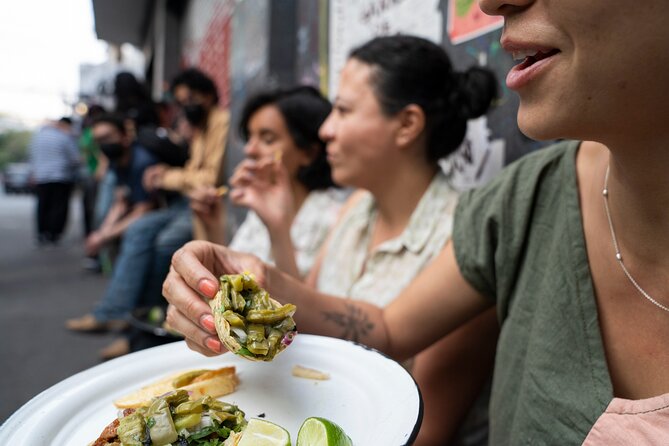 Street Food Tour with Friends - The guide experience can shape the whole day