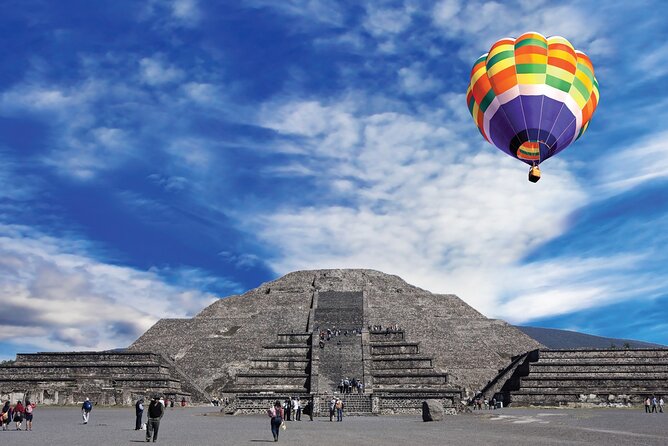 Sunrise HotAir Balloon Adventure Over Teotihuacan's Pyramids - Seeing the pyramids after the flight