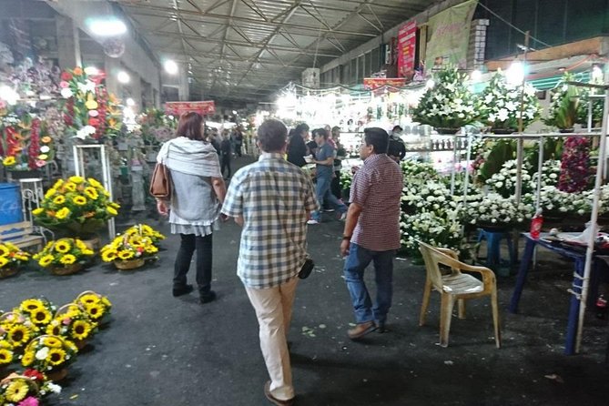 Taco Night Private Food Tour in Mexico City - Mezcal, craft beer, and the social part of dinner