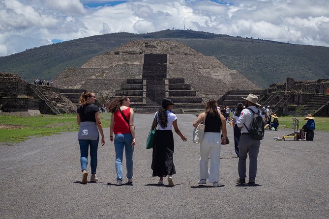 Teotihuacán 3 Pyramids Tour with Cave Breakfast + Transportation - How much does the $75.87 price buy you?