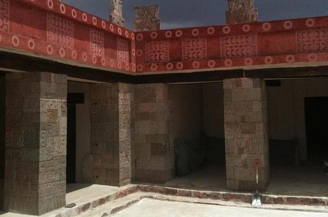 Teotihuacan Archaeology Tours - Quetzalpapalotl Palace and the Wall Paint Palace add detail