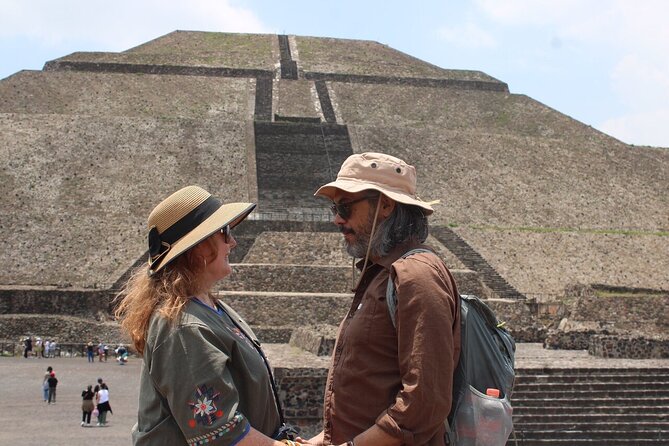Teotihuacan Express with pick-up in Mexico City - The one-hour ride to Teotihuacan