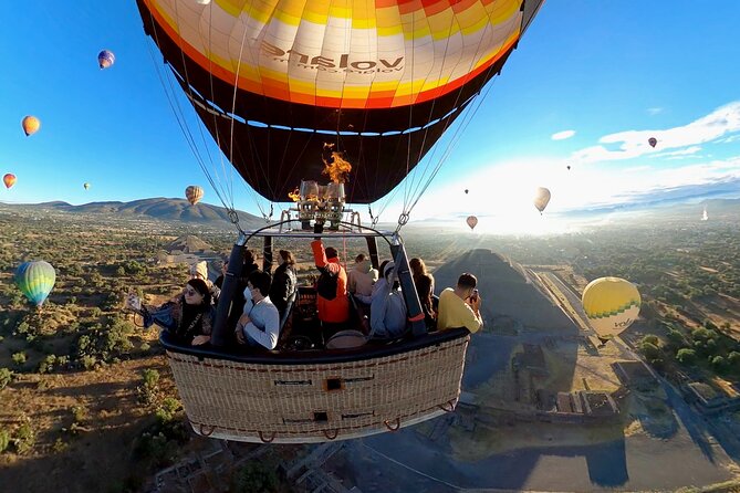 Teotihuacan Hot Air Balloon Flight from Mexico City / Volare - Leaving Mexico City before dawn