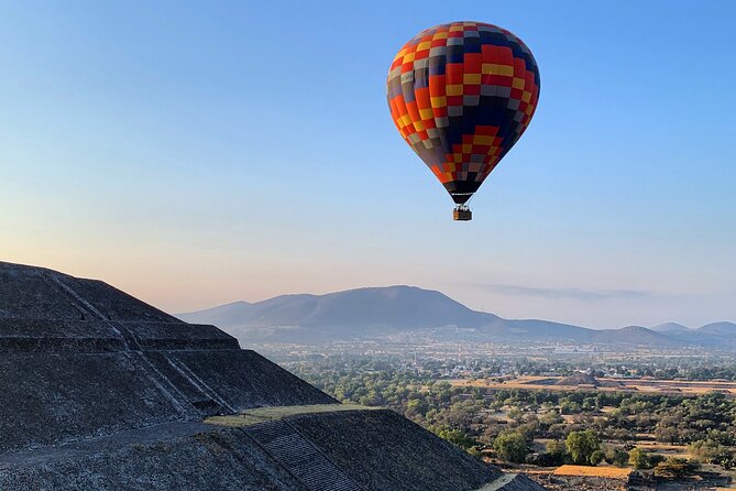 Teotihuacan Hot Air Balloon Flight from Mexico City / Volare - Landing, toast, and the flight diploma