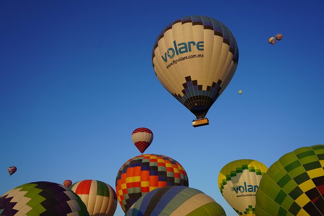 Teotihuacan Hot Air Balloon Flight from Mexico City / Volare - Mexican breakfast with mariachi