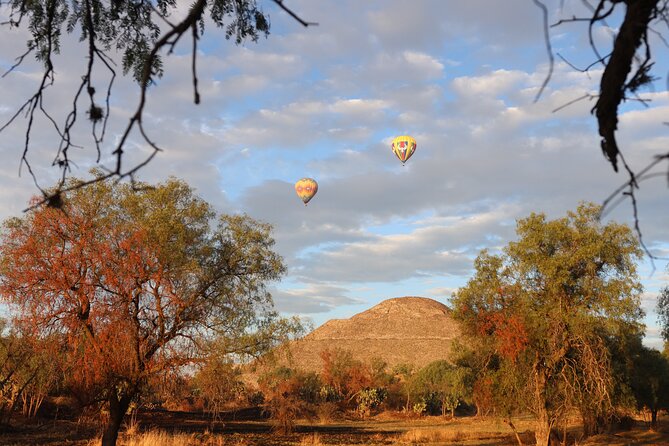 Teotihuacan Hot Air Balloon private or group tour - Walking through the Teotihuacan archaeological zone