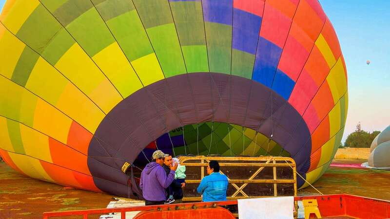 Teotihuacan: Hot Air Balloon Ride with Breakfast & Transport - Seeing Teotihuacan from a hot air balloon