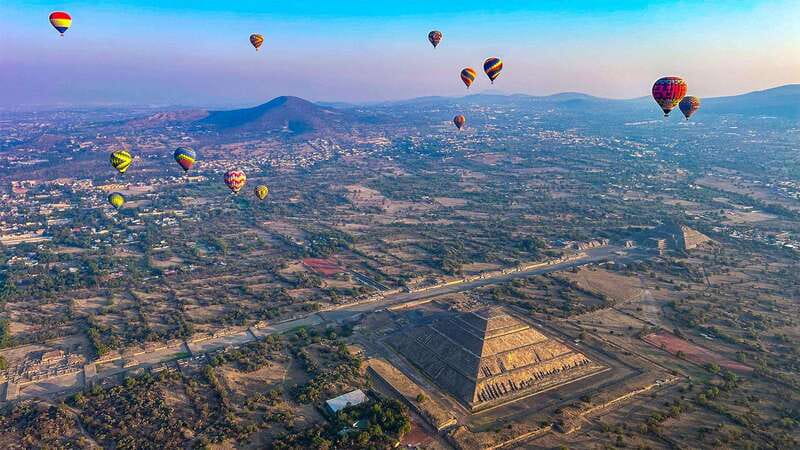 Teotihuacan: Hot Air Balloon Ride with Breakfast & Transport - The safety briefing and balloon launch