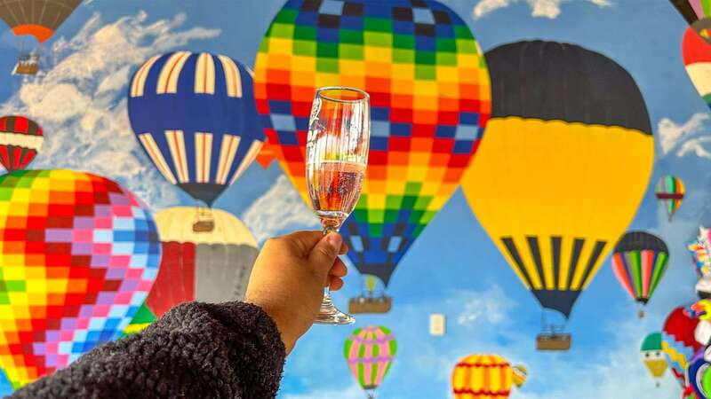 Teotihuacan: Hot Air Balloon Ride with Breakfast & Transport - Clothing, restrictions, and comfort