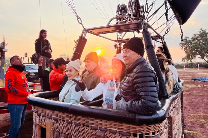 Teotihuacán in a hot air balloon with Transportation from CDMX - Why the balloon flight is the main event