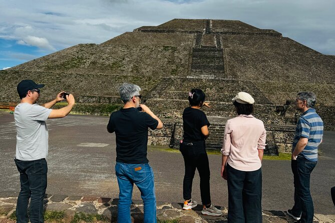 Teotihuacan Morning Tour Explore without Crowds - The Pyramid of the Sun and Pyramid of the Moon