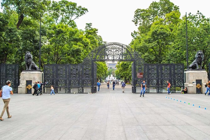 Teotihuacan Pyramids and Mexico City Tour - The Basilica of Guadalupe and Mariana Square