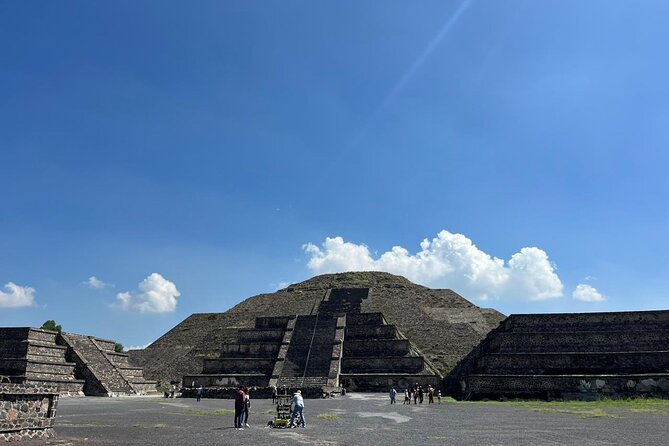 Teotihuacan Pyramids Tour from Mexico City - A local stop in San Sebastian Xolalpa