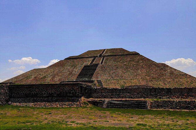 Teotihuacán Pyramids Tour, Guadalupe Sanctuary and 3 cultures - The Guadalupe Sanctuary’s religious center