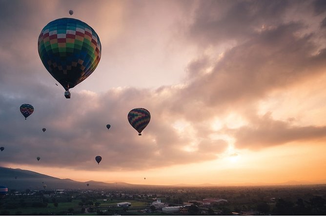 Teotihuacan Shared Hot Air Balloon Air Balloon Tour with Guide - A sunrise flight over Teotihuacan