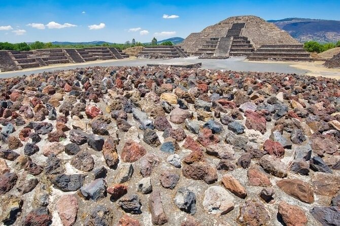 Teotihuacan, Shrine of Guadalupe & Tlatelolco - The Basilica of Guadalupe and Mexican devotion