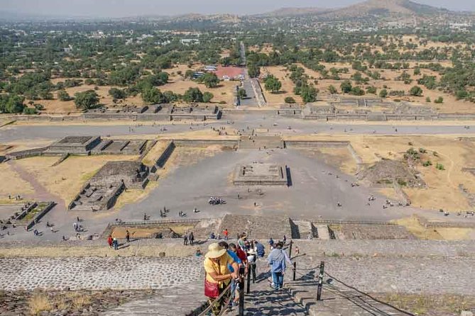 Teotihuacan, Shrine of Guadalupe & Tlatelolco Day Tour - The Basilica of Guadalupe and the meaning of the shrine