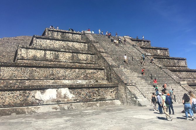 Teotihuacan Tours - Following the Avenue of the Dead