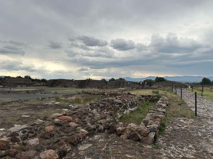 Teotihuacan VIP: Tour of the pyramids and Basilica of Guadalupe, tourist areas - ATV riding and the catacombs