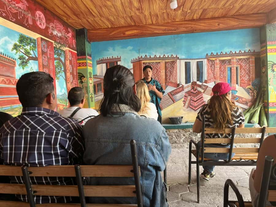 Teotihuacan VIP: Tour of the pyramids and Basilica of Guadalupe, tourist areas - The Basilica of Guadalupe as the final stop