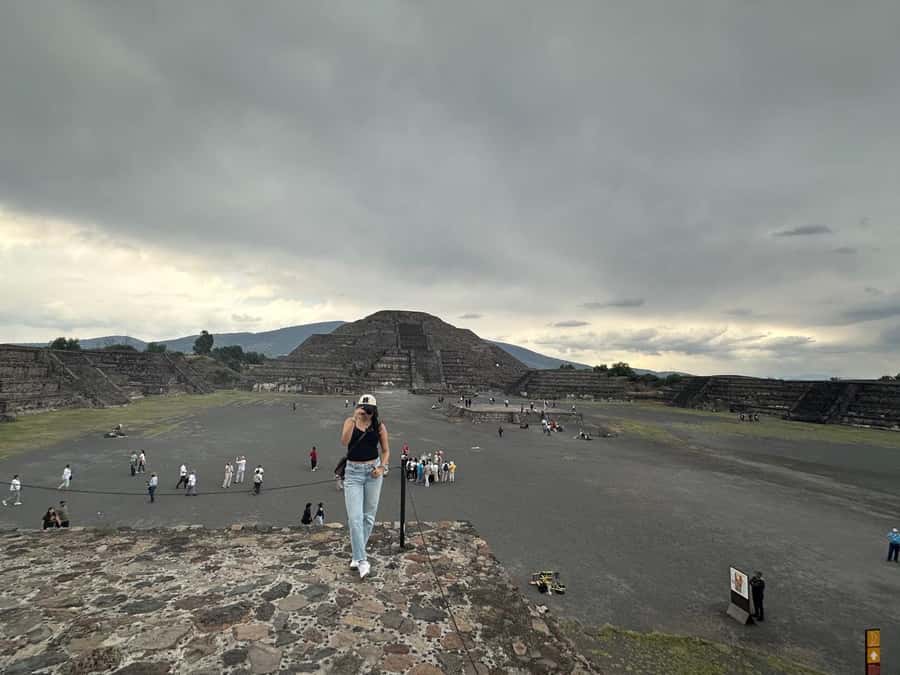 Teotihuacan VIP: Tour of the pyramids and Basilica of Guadalupe, tourist areas - Reading Teotihuacan through the Pyramid of the Sun