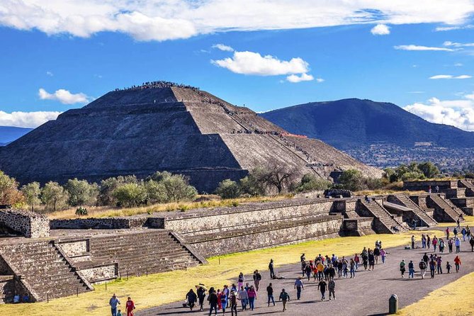 TEOTIHUACAN with a certified local guide -PRIVATE & SHARED OPTION - The site museum: small objects, useful context