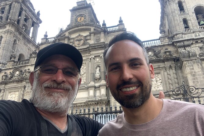 The best and most complete PRIVATE CITY TOUR through the Historic Center - A short stop for Benito Juárez