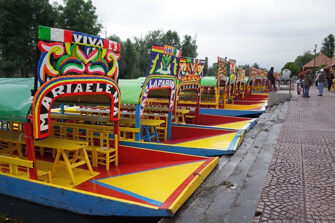 The City Green Exploring the Urban Eco Reserve of Xochimilco - The guides make the difference