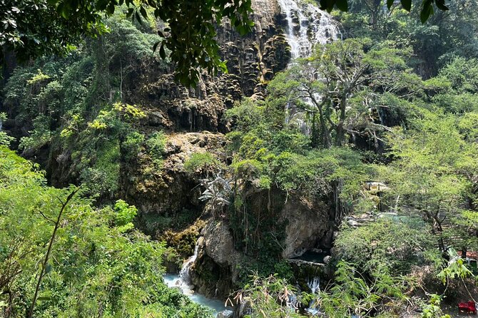 Tolantongo Private Tour + Pastes + One Day at the Hot Springs - Inside the grotto and tunnel