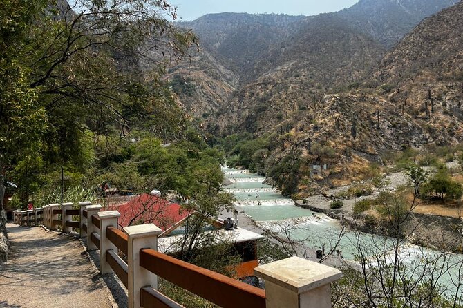 Tolantongo Private Tour + Pastes + One Day at the Hot Springs - What the private format really gives you
