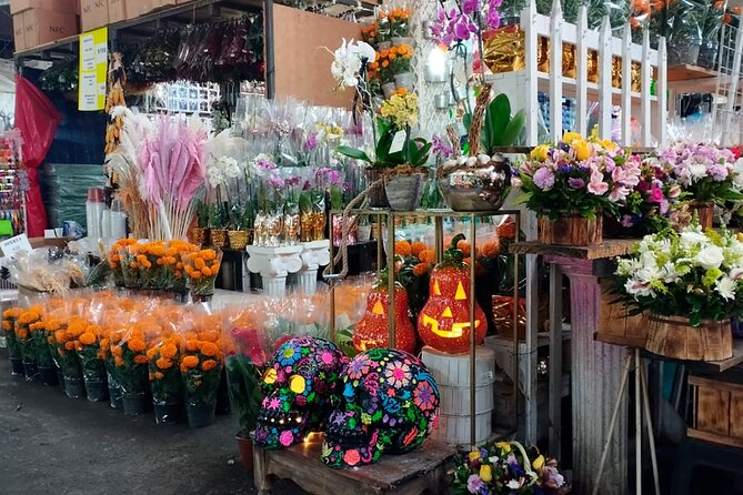 Tortilla Crawl: Food Tour in Mexico City - Four street-food stops in the Historic Downtown