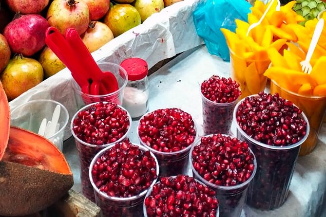 Tortilla Crawl: Food Tour in Mexico City - Riding the metro to Jamaica Market