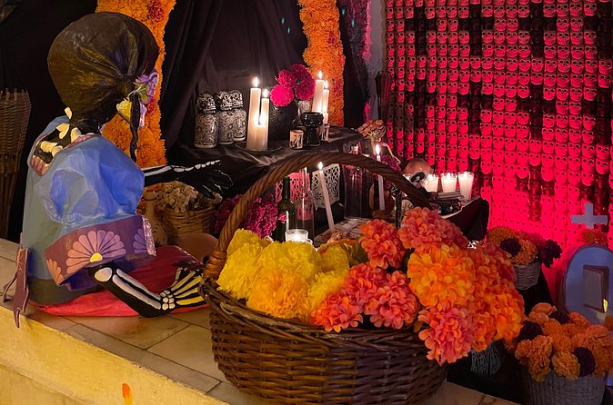 Tour cultural e inmersivo en Casa Dia de Muertos - Group size, language, and comfort