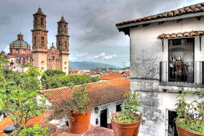 Tour to Taxco and Cuernavaca - Lunch, shopping, and the hidden cost of a low fare