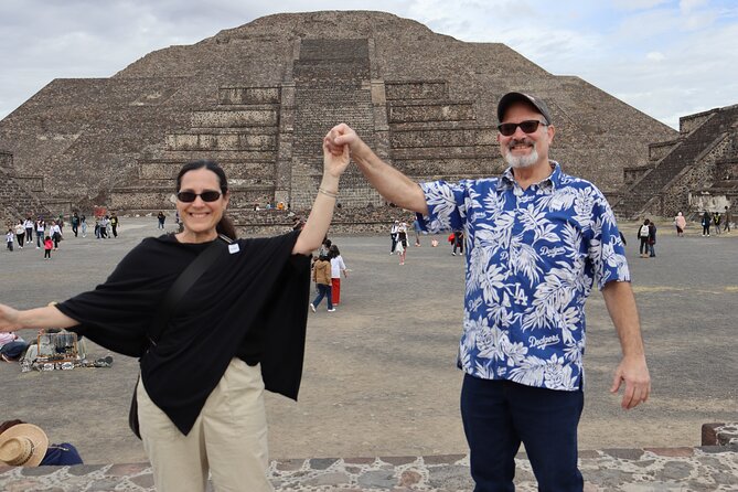 Tour to Teotihuacan, Basilica of Guadalupe and Tlatelolco - Lunch near the pyramids, with the bill separate
