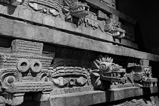 Tour to Teotihuacan from CDMX with entrances included - Palacio de Tetitla and Teotihuacan’s painted walls