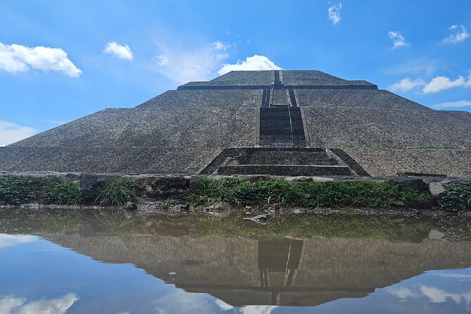 Tour to Teotihuacan with Pickup from Parque Mexico - Palacio de Quetzalpapálotl and ancient home life