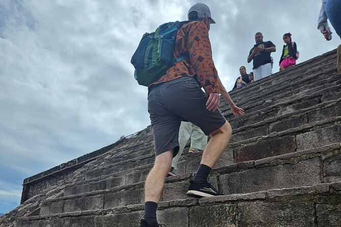 Tour to Teotihuacan with Pickup from Parque Mexico - Quetzalcóatl Temple and the finest stone carving
