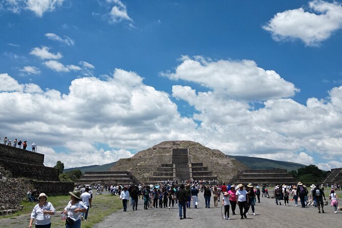 Tour to Teotihuacan with visit to ancient caves and CDMX transportation - Why the caves change the way you see Teotihuacan