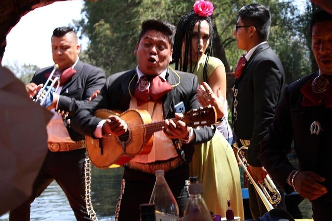 Trajinera ride in Xochimilco - Starting at Embarcadero Caltongo