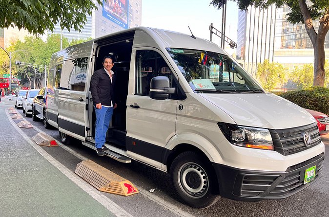 Transfer Airport - Hotel or vice versa - What the driver service is like