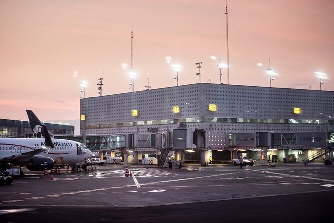 Transfer & assistance one-way from/to Mexico City Airport/hotel - Private rides, shared options, and group size