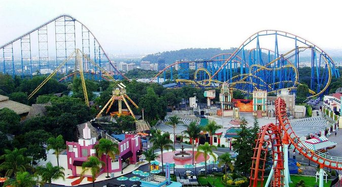 Transportation and access to Six Flags amusement park - Is $39 good value?
