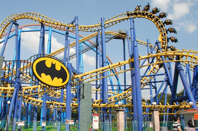 Transportation and access to Six Flags amusement park - The Flash Pass question